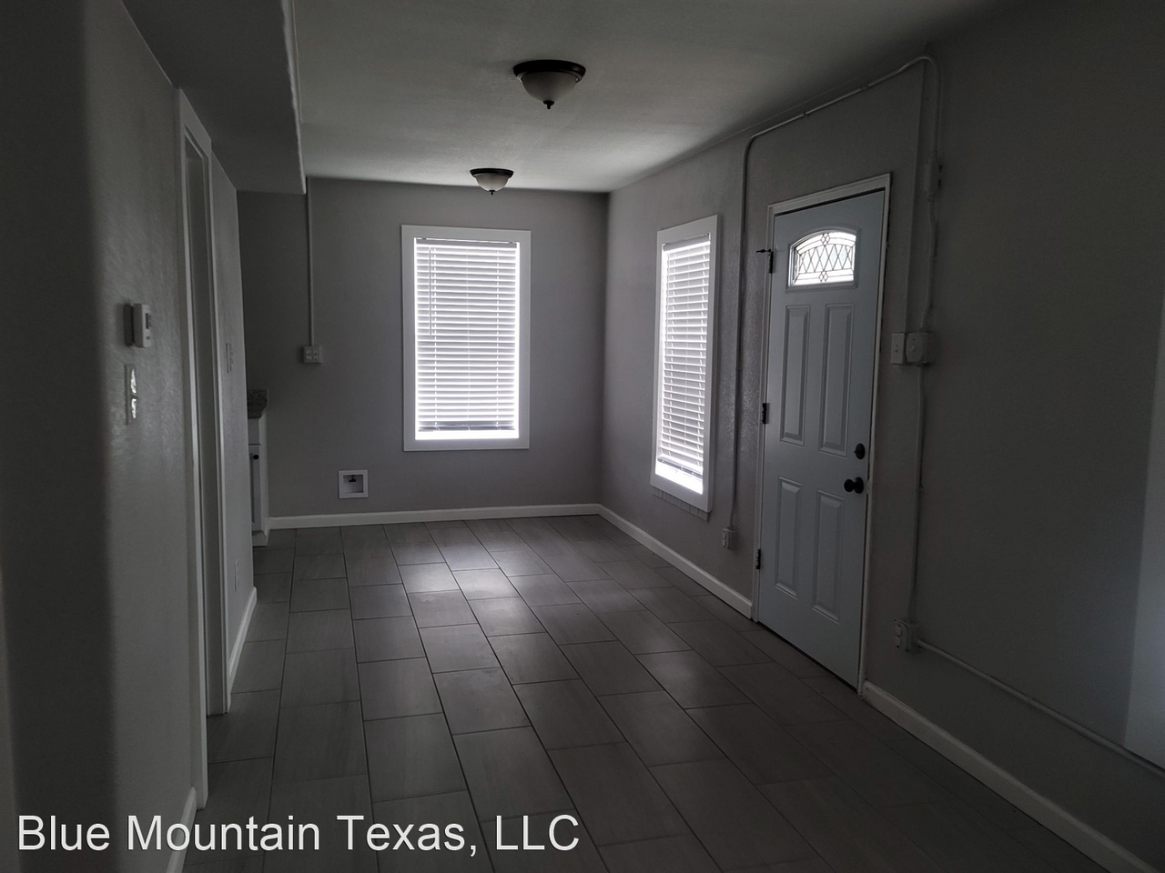 2704 Carnation Ave - Photo 3 of 9