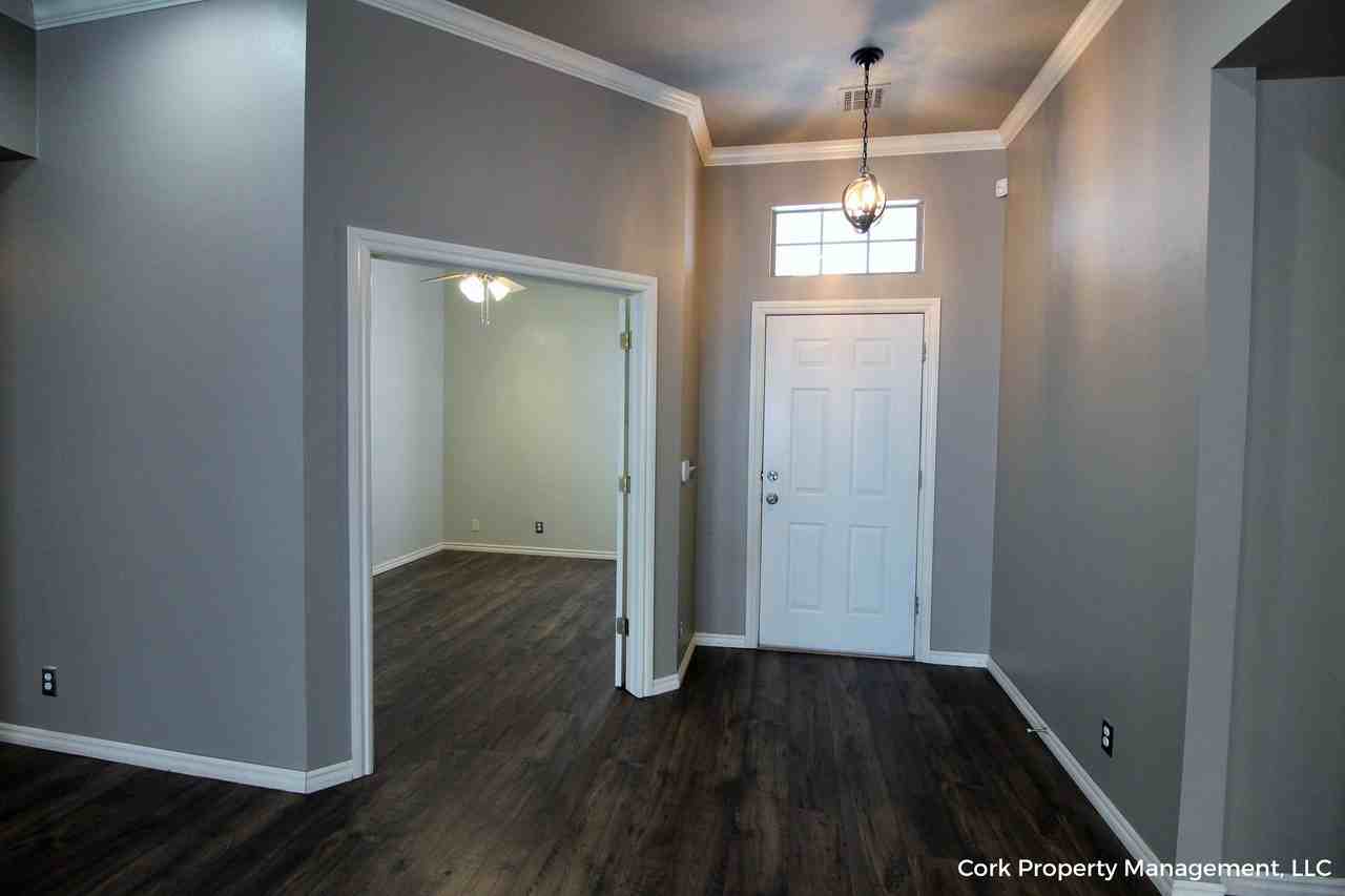 2808 Stonebrook Lane - Photo 3 of 38