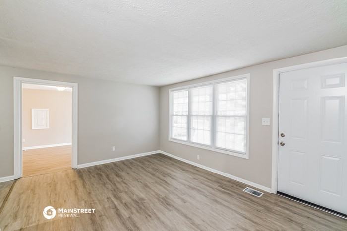 7311 Helen Ave - Photo 3 of 16