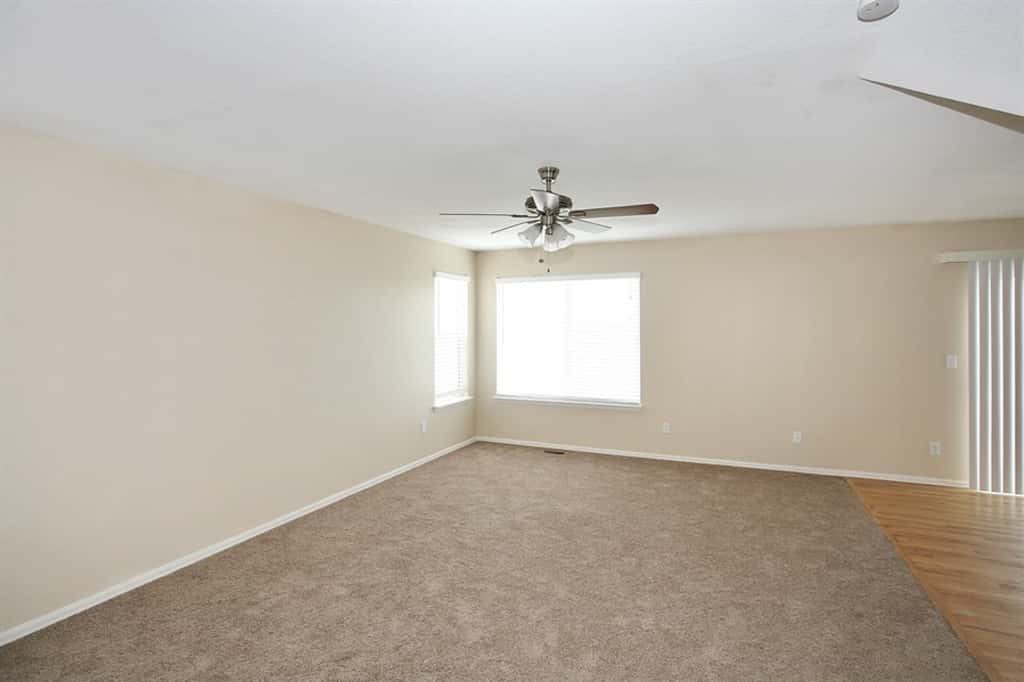 1005 Winebrook Way - Photo 2 of 12