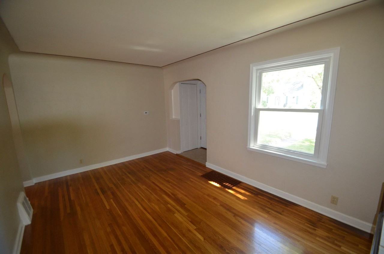 7220 Stevens Ave - Photo 3 of 17