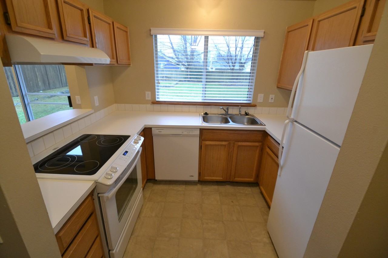 10819 17th Pl W - Photo 2 of 5