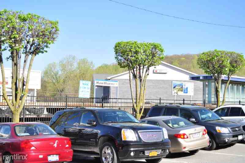 156 Benedict Ave - Photo 2 of 15