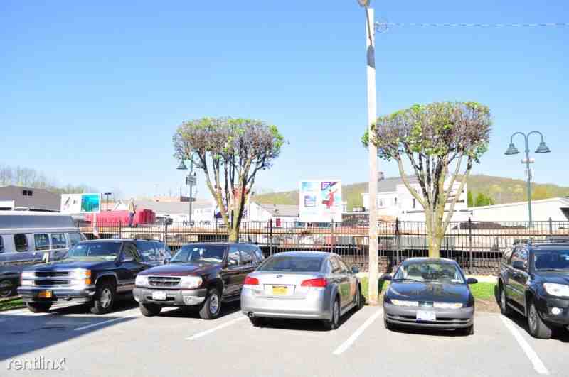 156 Benedict Ave - Photo 3 of 15