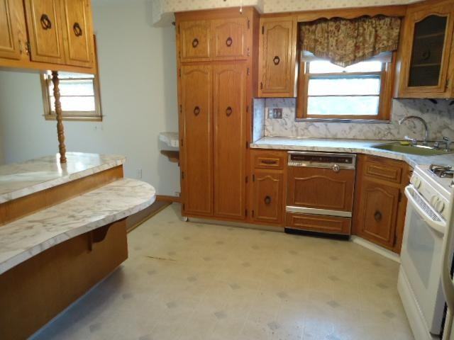 79 Cherry St - Photo 3 of 12