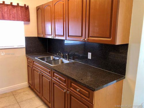 2072 Ne 169th St #8 - Photo 2 of 8