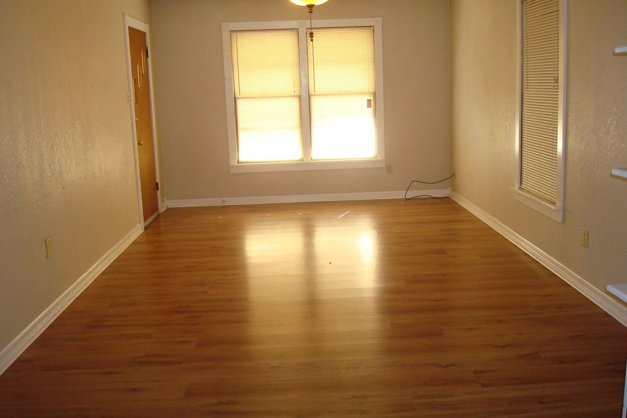 2412 S 26th St - Photo 3 of 4