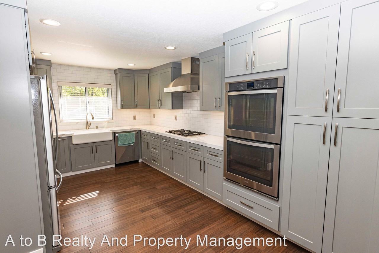 2267 Plummer Ave - Photo 2 of 25