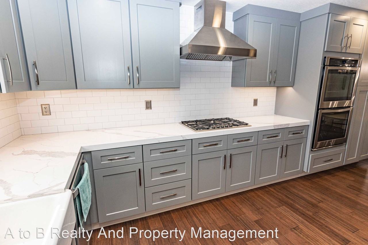 2267 Plummer Ave - Photo 3 of 25