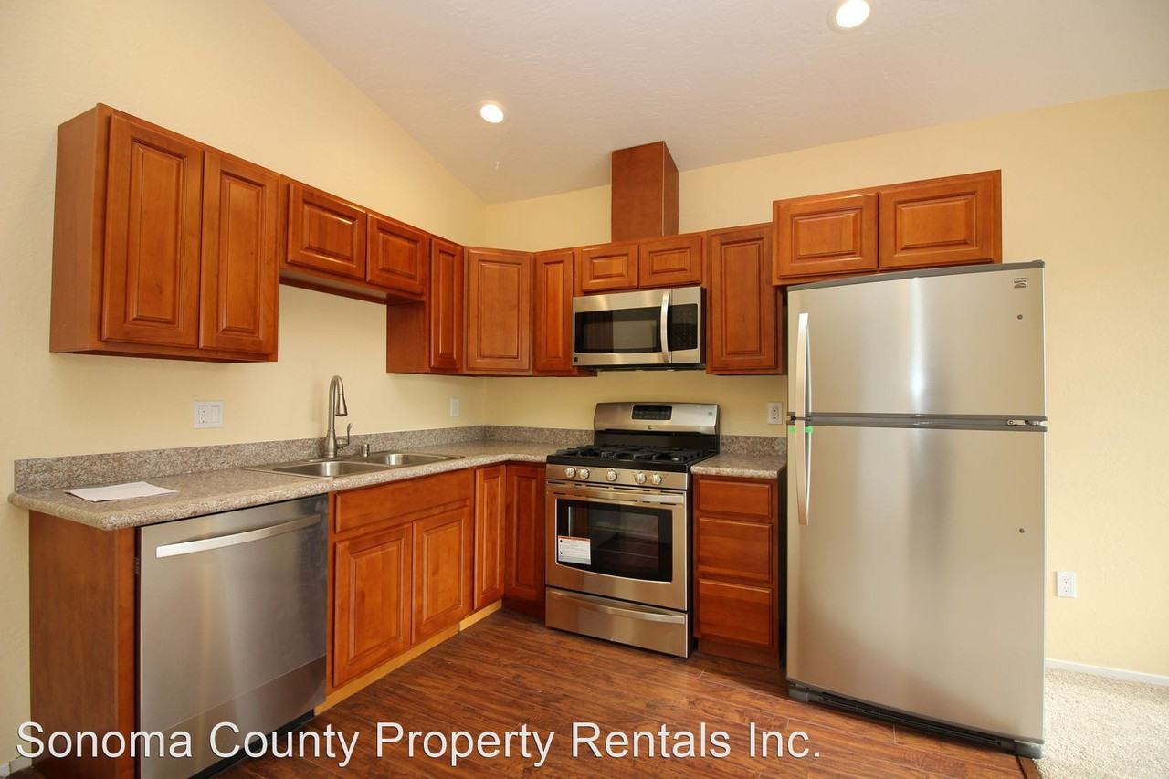 876 Holly Avenue - Photo 2 of 14