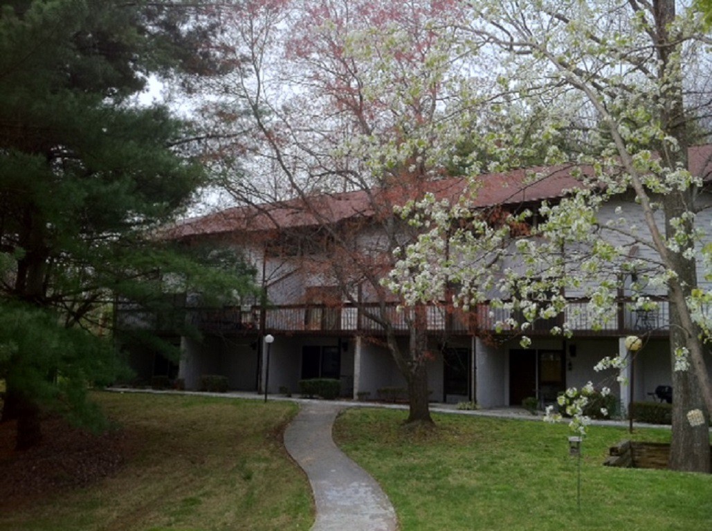 420 W Jackson Blvd - Photo 3 of 4
