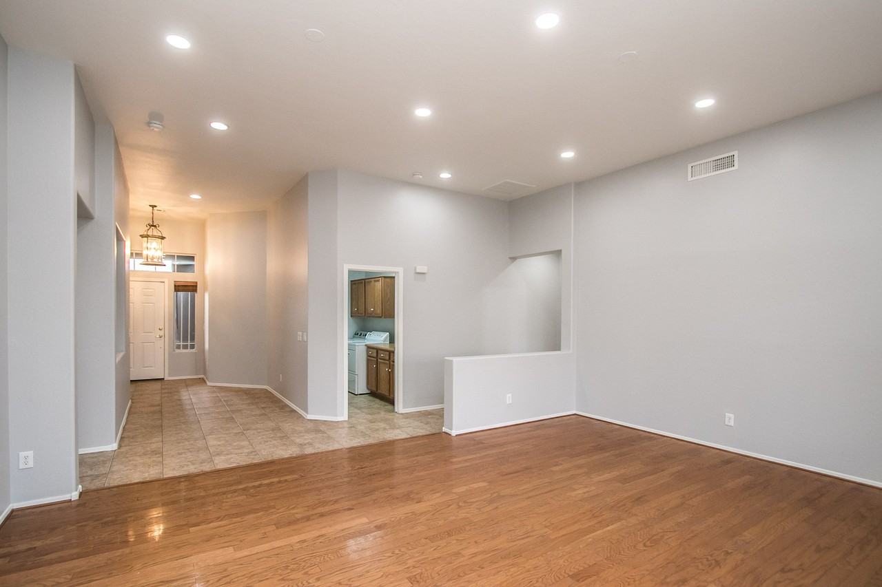 3264 E Thornton Ave - Photo 5 of 34