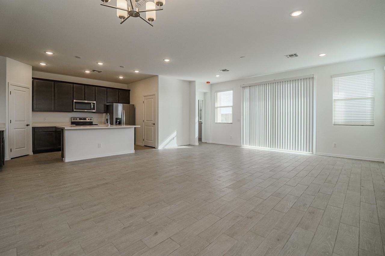 15175 W Desert Bloom St - Photo 6 of 22