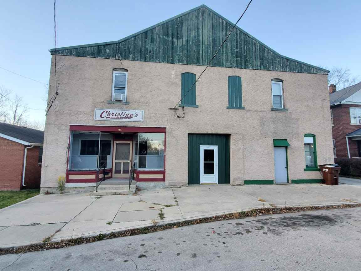 142 W Water St - Photo 2 of 11