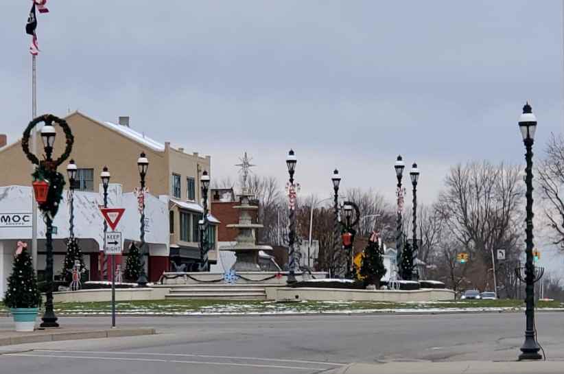 142 W Water St - Photo 3 of 11