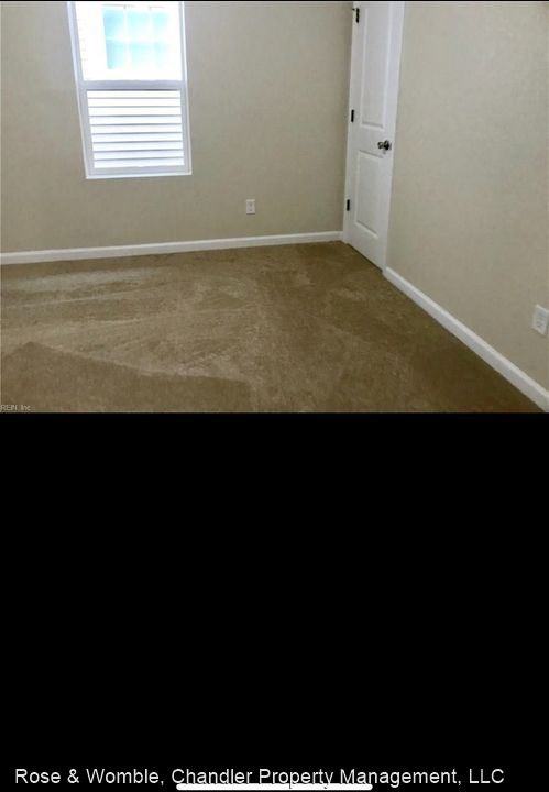 1036 Baltimore St - Photo 2 of 9
