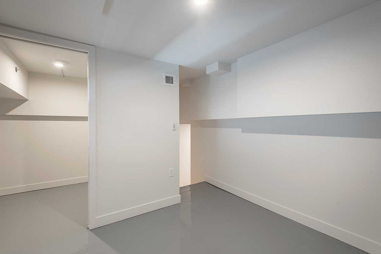 4350 Av De L'Hôtel-De-Ville - Photo 2 of 17