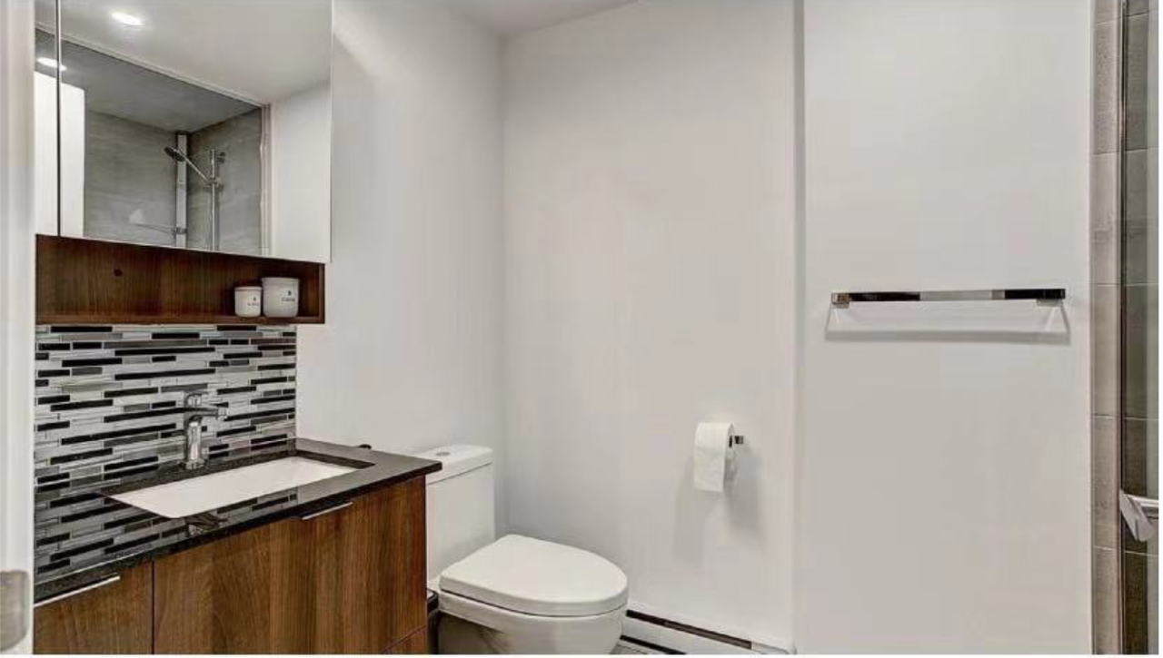 1375 Rue Des Bassins - Photo 2 of 9