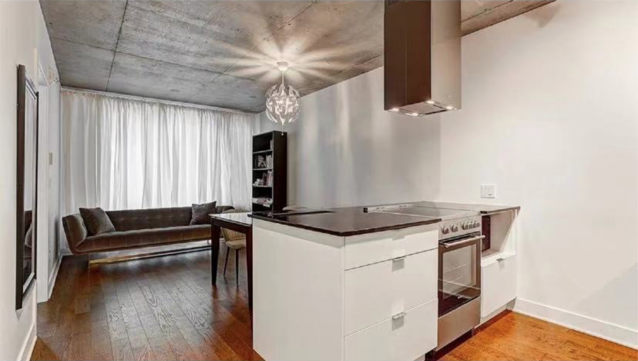 1375 Rue Des Bassins - Photo 3 of 9