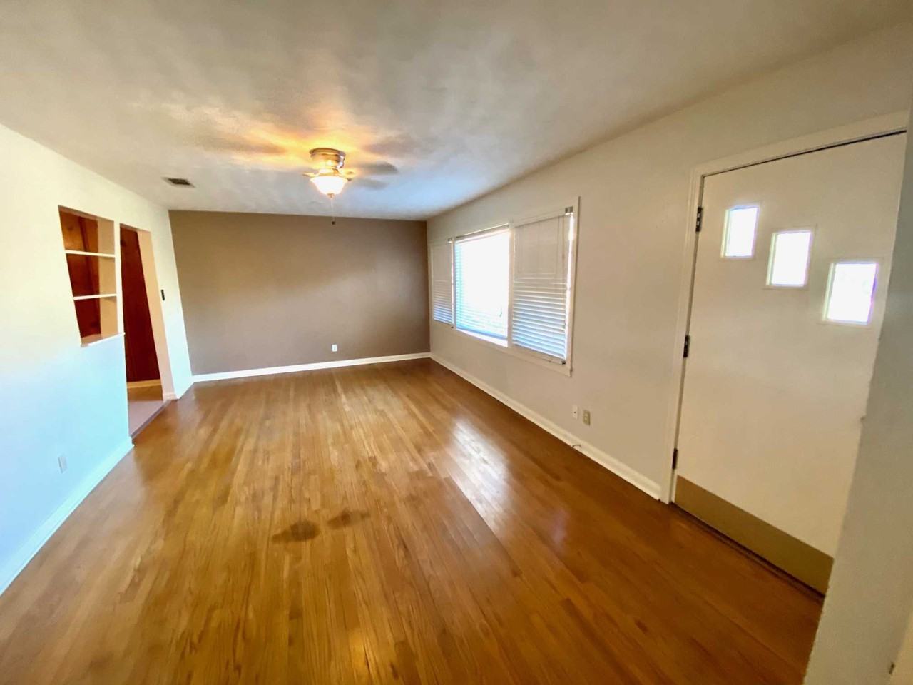 7909 Burgess Rd - Photo 3 of 20