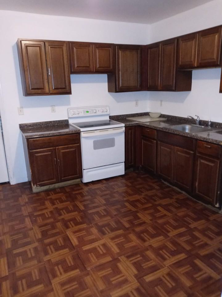 675 S Main St - Photo 2 of 15