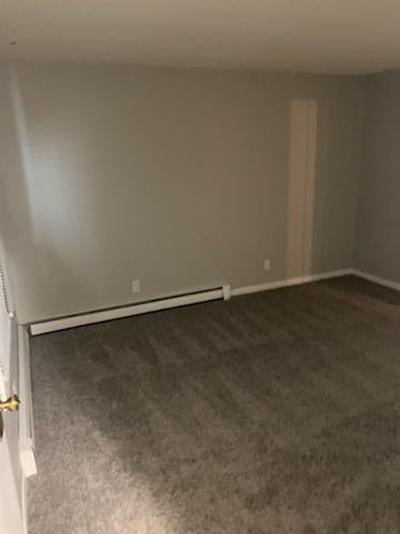 One-Bedroom Apartment-IMMEDIATE MOVE IN - Photo 2 of 5