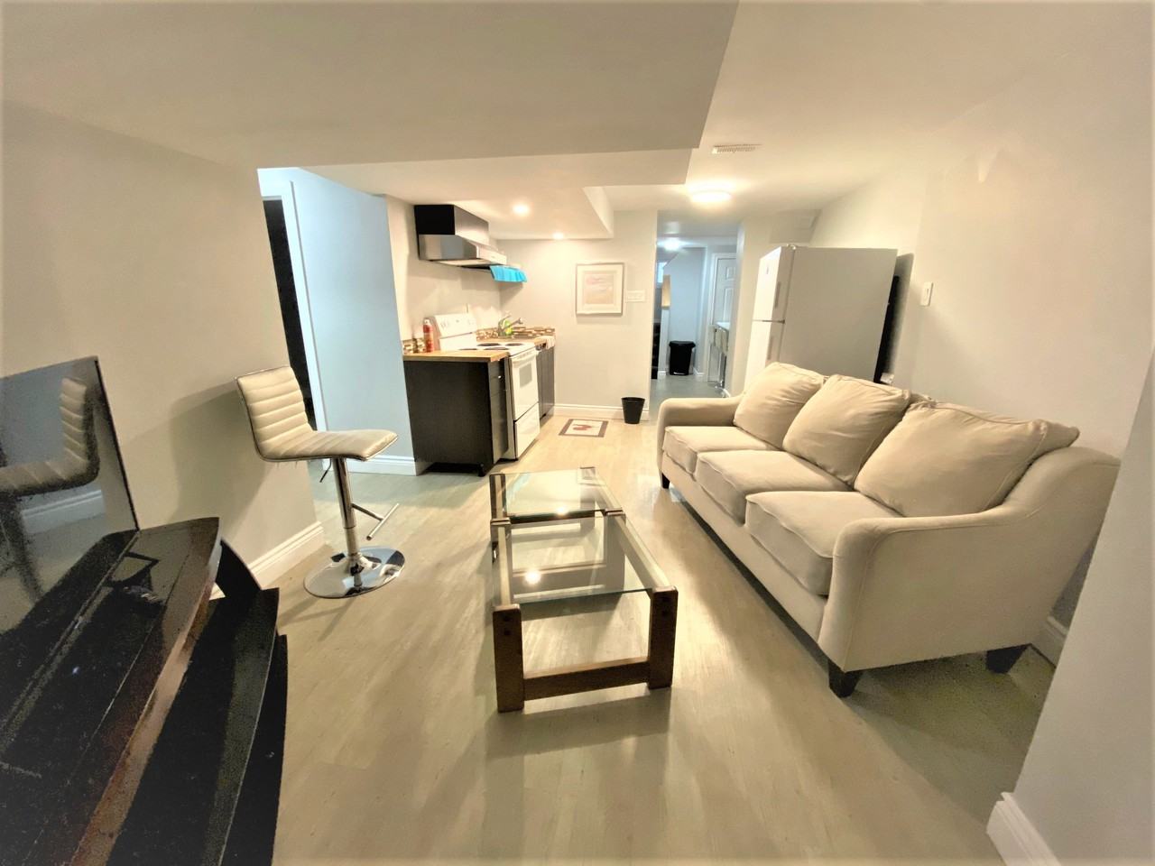 1 Viewmount Drive #B - Photo 2 of 8