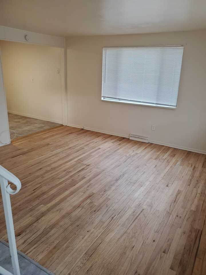 4515 Everett Ct - Photo 2 of 28