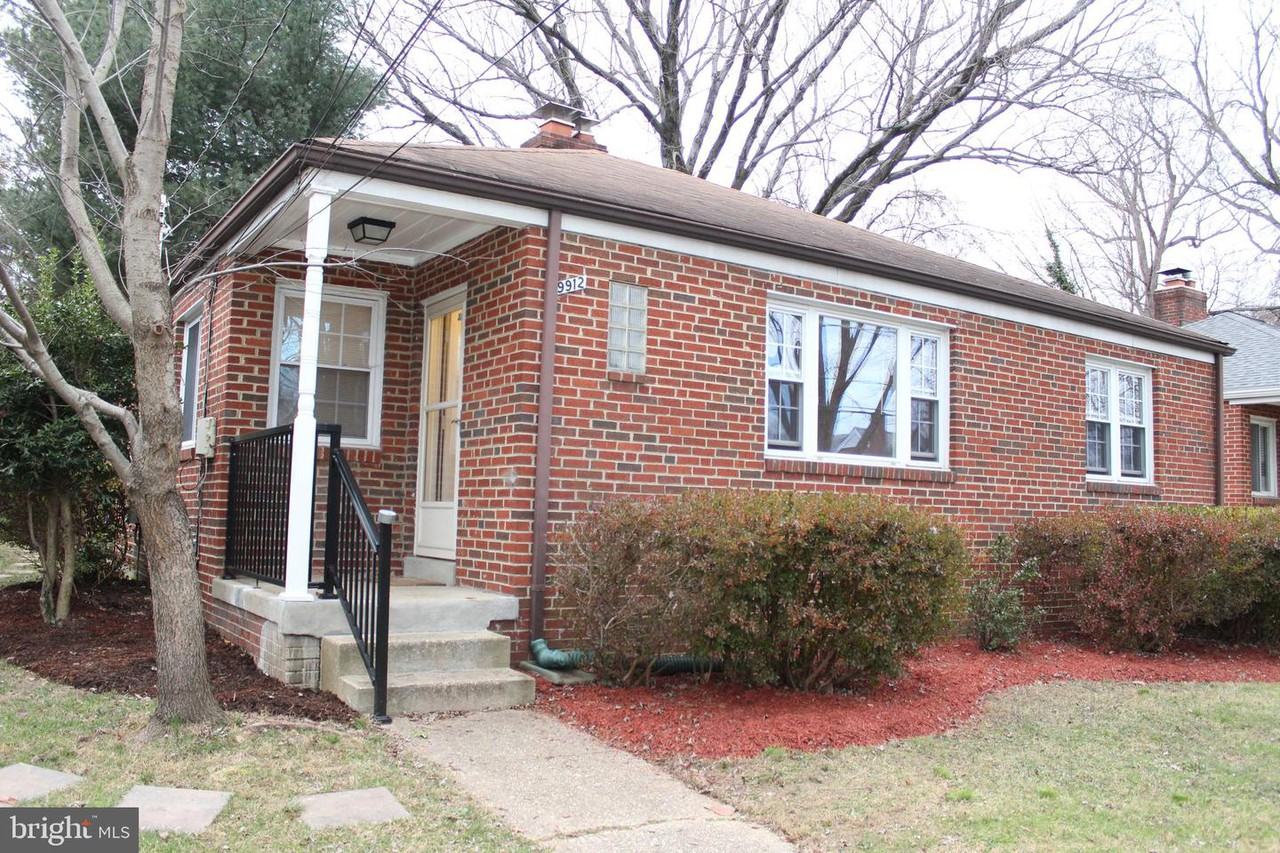 9912 Markham St - Photo 2 of 27