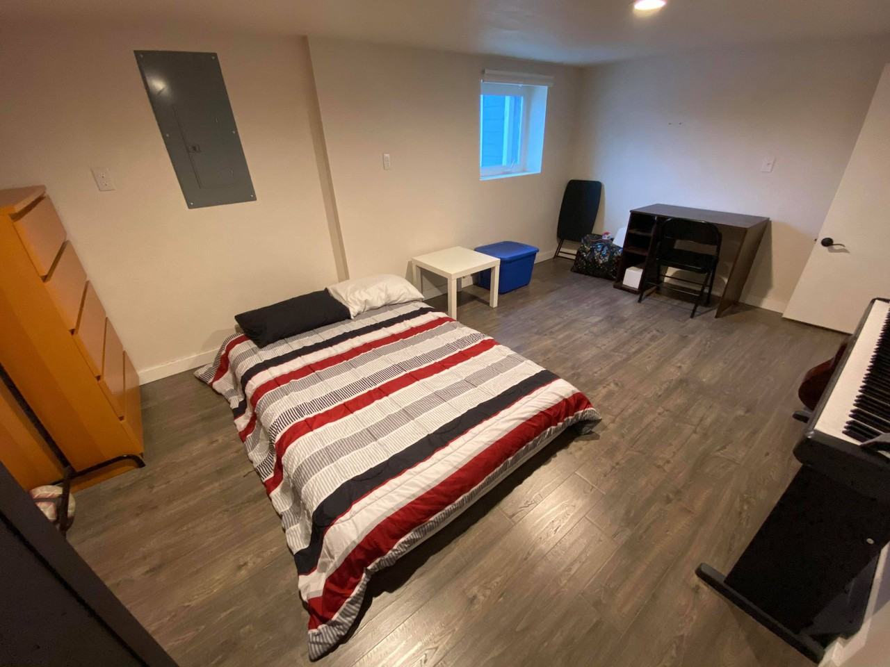 330 Wells Avenue North - Photo 3 of 6