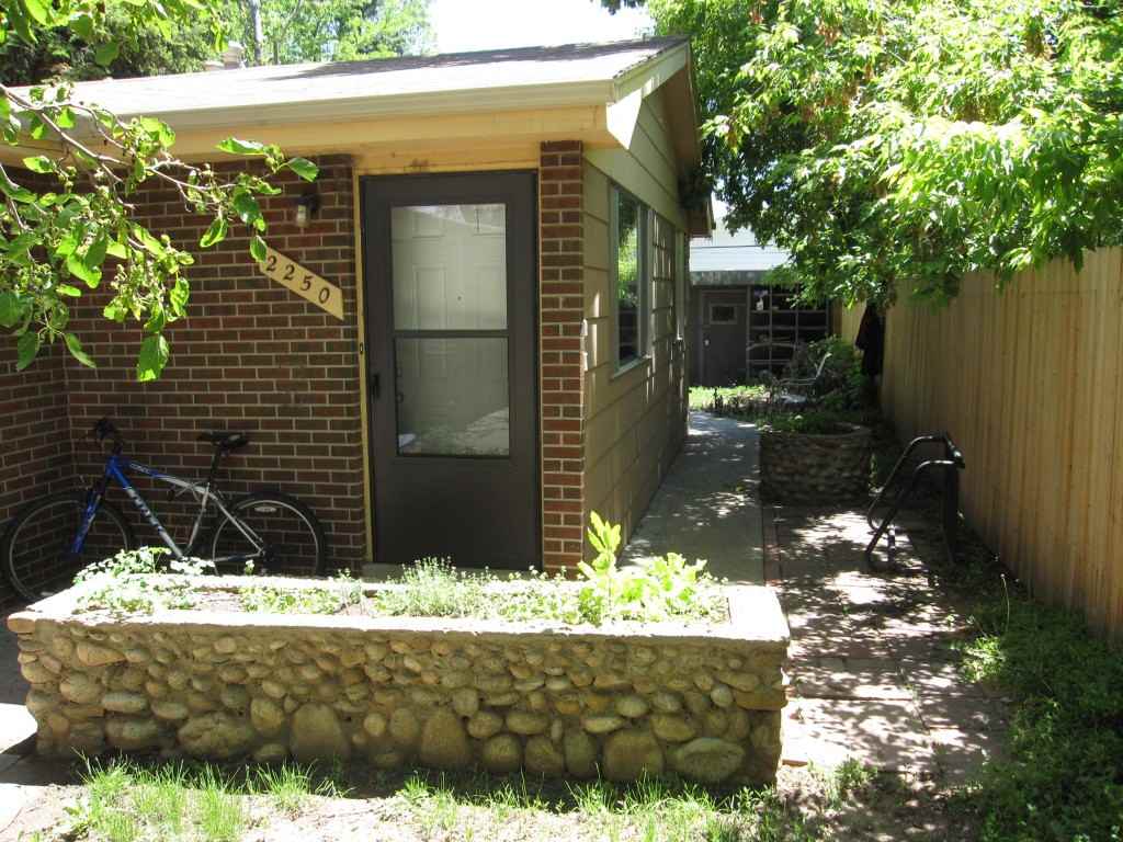 2250 Grove Circle East - Photo 3 of 12