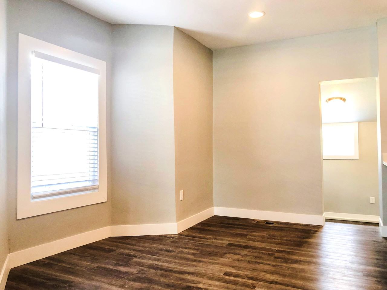 2725 E 33rd Ave - Photo 2 of 17