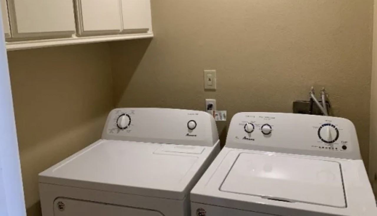 218 Utica Ave - Photo 2 of 21