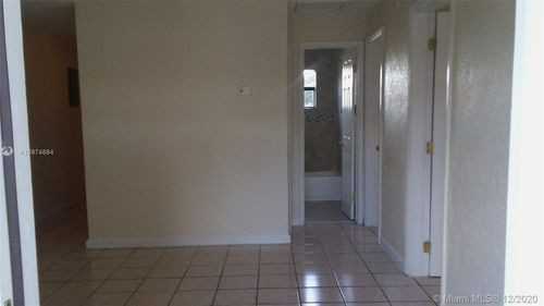 300 Nw 5th Ter #2 - Photo 3 of 4