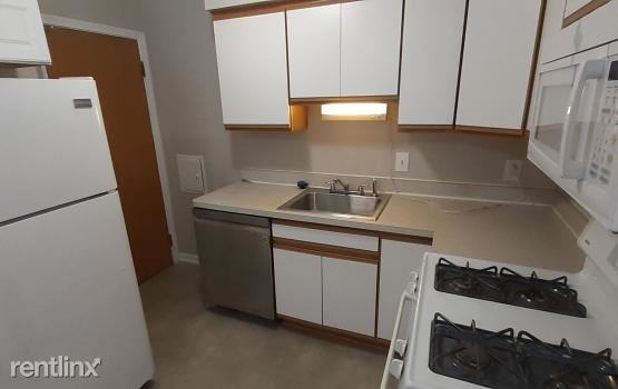 400 Parkview Dr - Photo 2 of 14