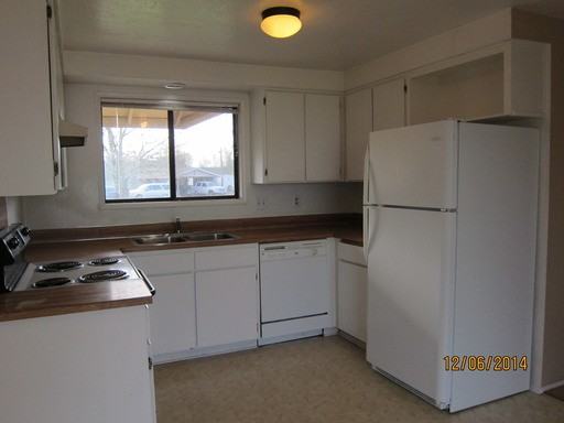 755 Diamond Hill Dr - Photo 2 of 20