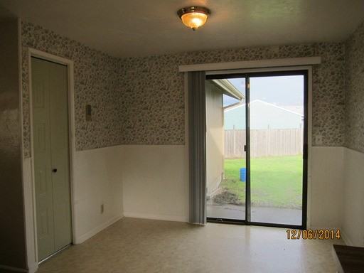 755 Diamond Hill Dr - Photo 3 of 20