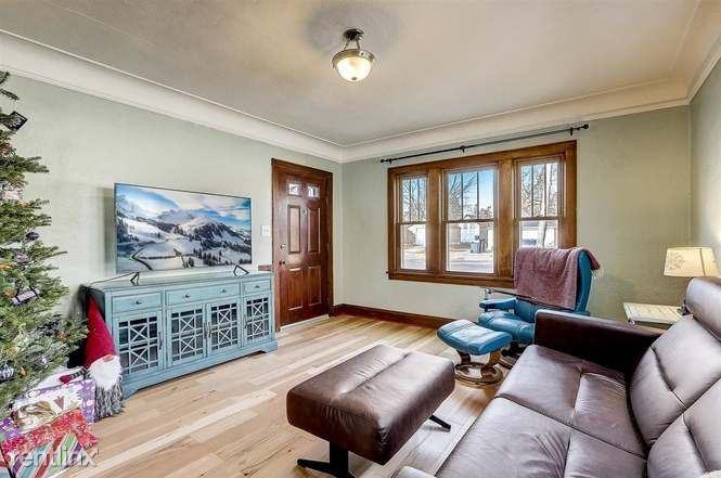 4115 E 54th St - Photo 2 of 17