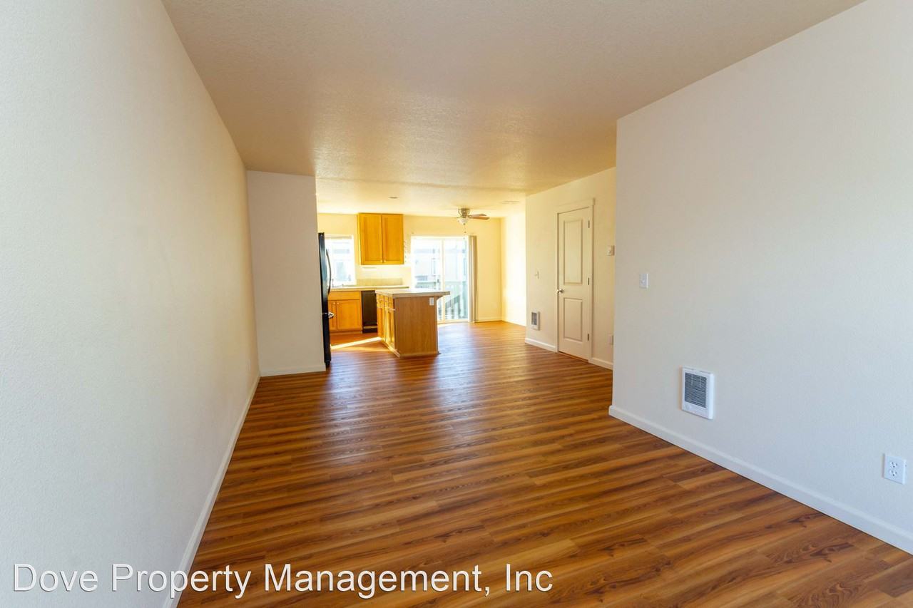 5929 Ne 34th St - Photo 2 of 15