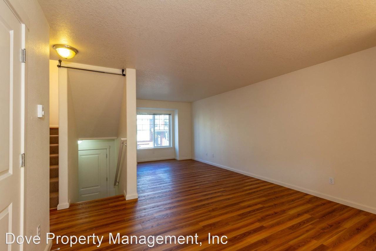 5929 Ne 34th St - Photo 3 of 15