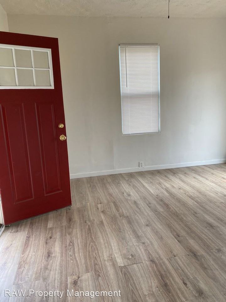 240 Worth St - Photo 2 of 18