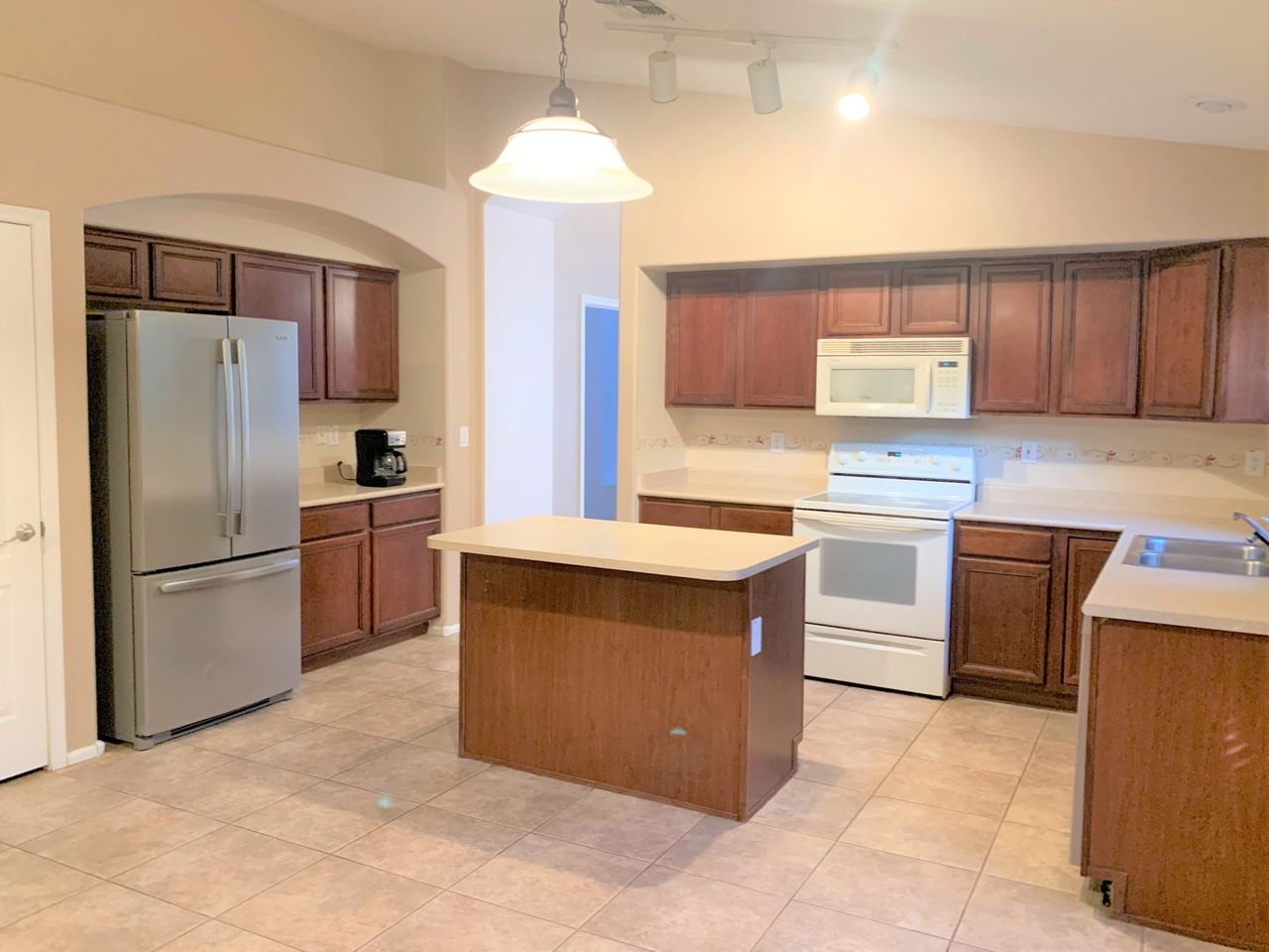 4709 E Augusta Ave - Photo 2 of 17