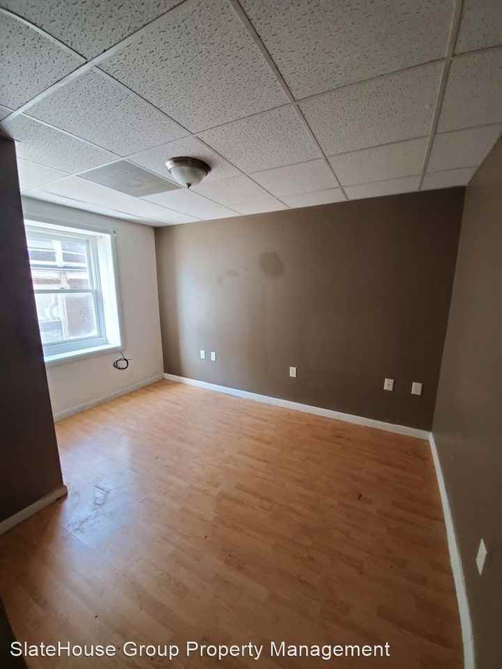 7 S 8th St - Photo 3 of 5