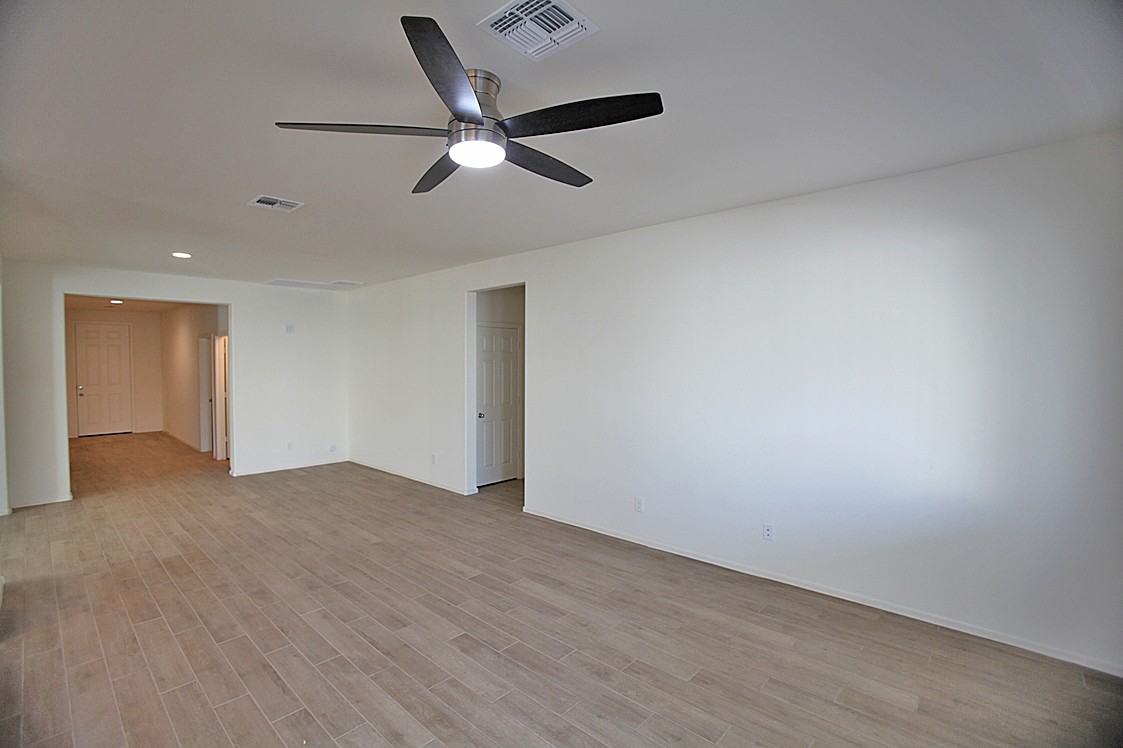 6930 W Townley Ave - Photo 2 of 28