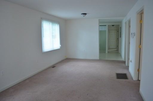 1606 Albany Ave - Photo 3 of 17