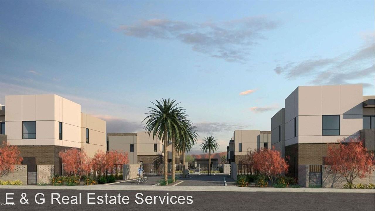 901 S SMITH RD - Photo 2 of 14