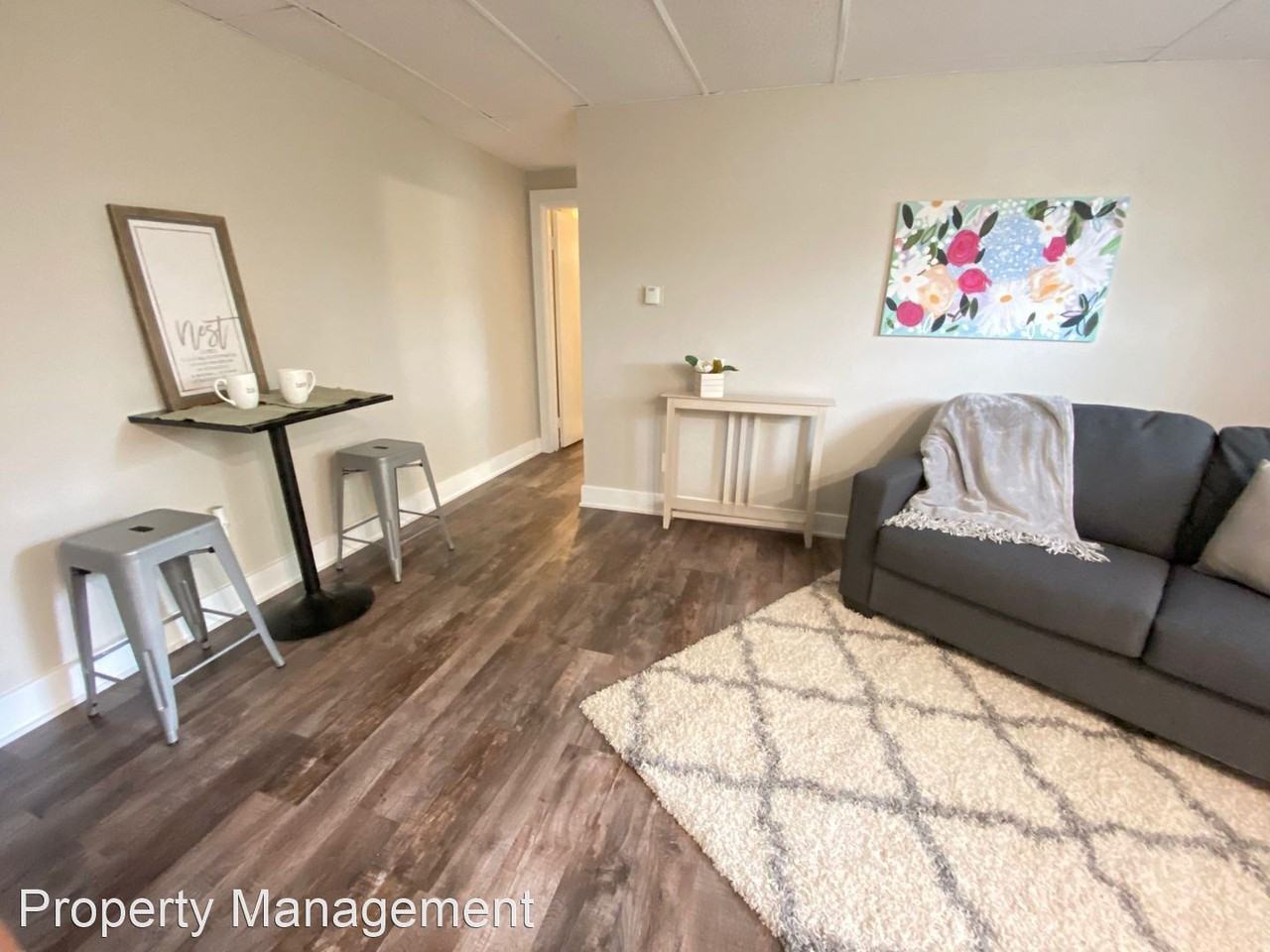 1228 E Seneca Avenue - Photo 2 of 5