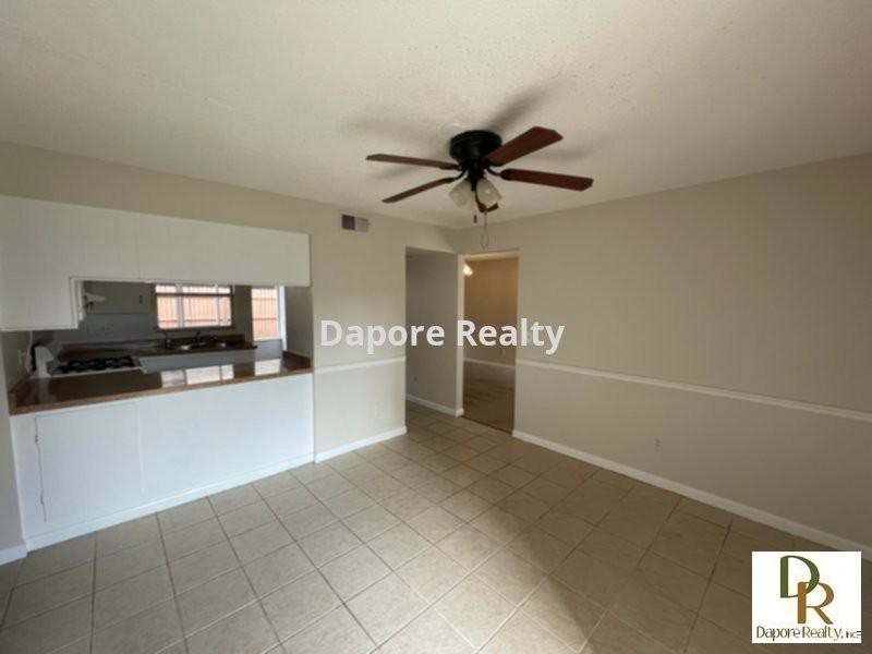 302 S Moss Rd - Photo 2 of 14