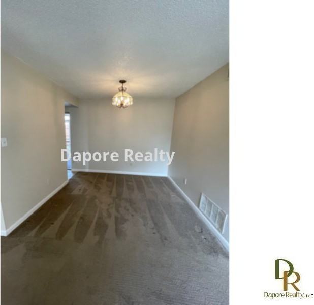 302 S Moss Rd - Photo 6 of 14