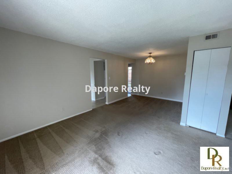 302 S Moss Rd - Photo 7 of 14